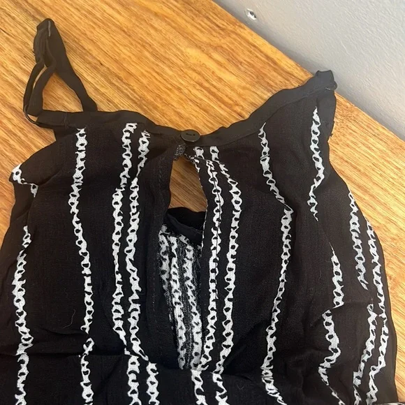 NWOT black and white striped jumpsuit size M - Picture 4 of 7